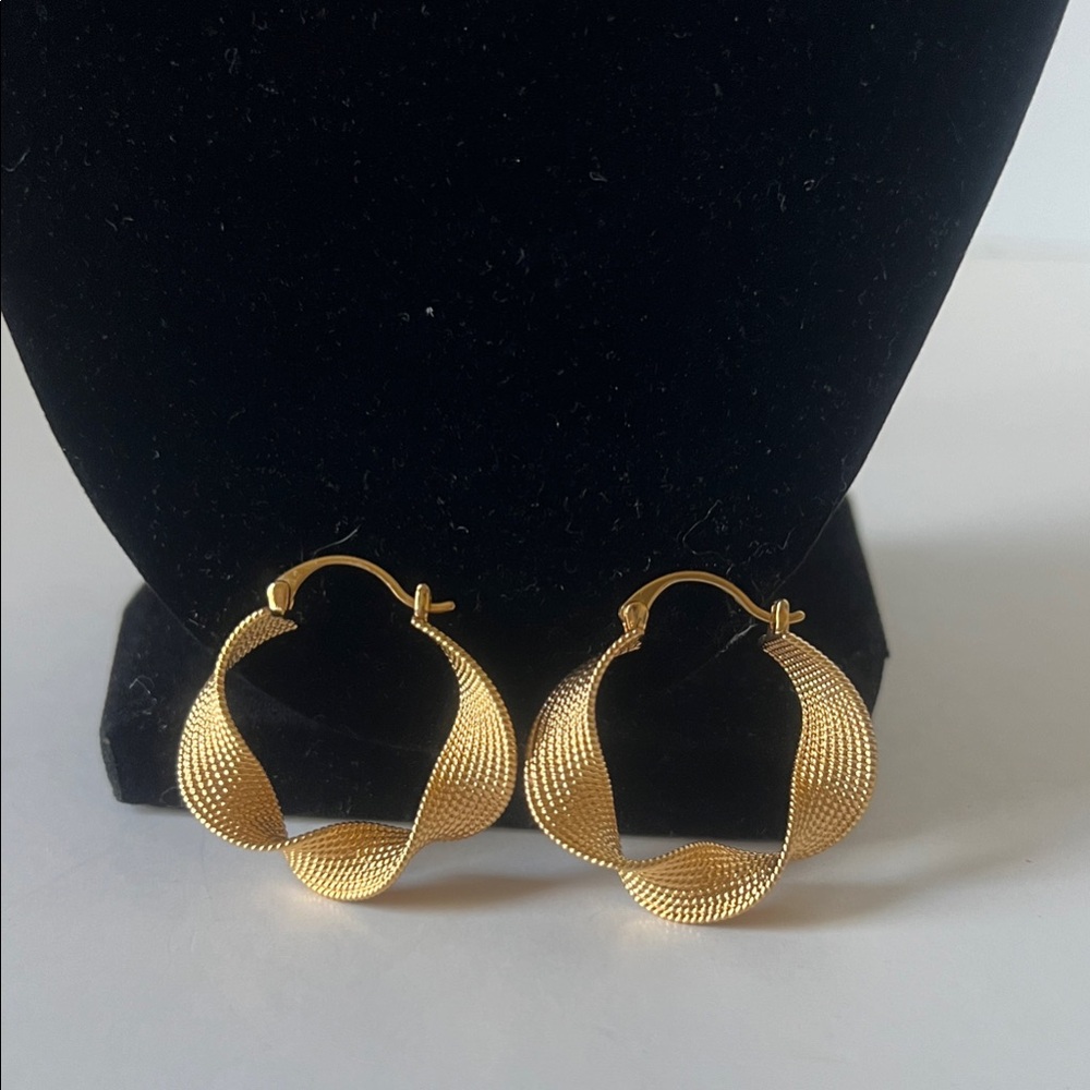 Ralph Lauren Textured Gold Earrings